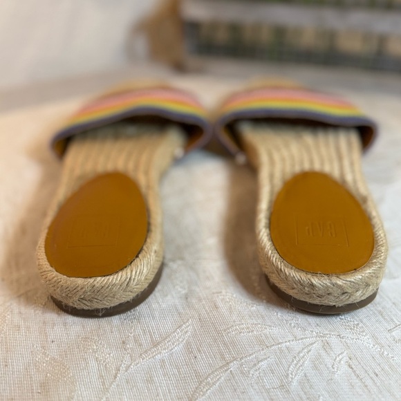 Women’s Gap Rainbow espadrille slides. Size 10. Multicolored. Anti-slip bottom. - Picture 4 of 8